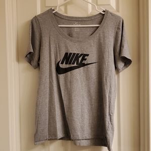 Nike T shirt. Large. Grey.